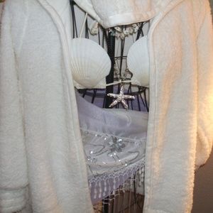 faux fur    polar  bear   hoodie